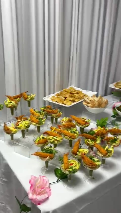 Buffet de bouchées salées et sucrées